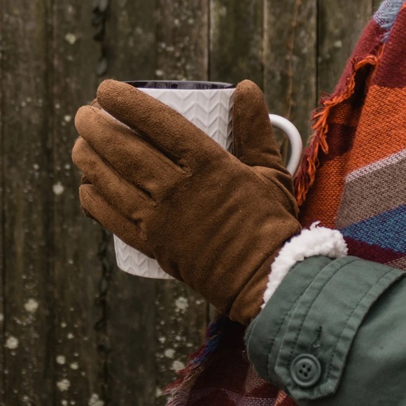 NWT Isotoner Women’s Microsuede Gloves with smarTouch, cognac, size large/XL - Picture 3 of 11
